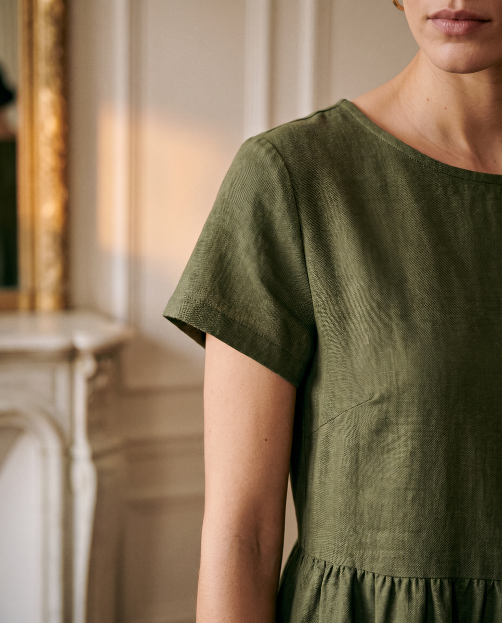 Fleur Robe Midi Manches Courtes